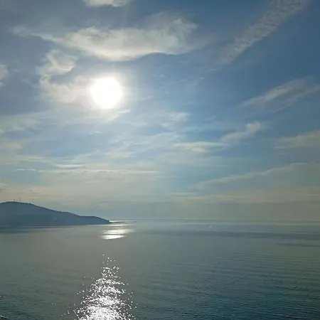 Sunrise Semesterbostad *